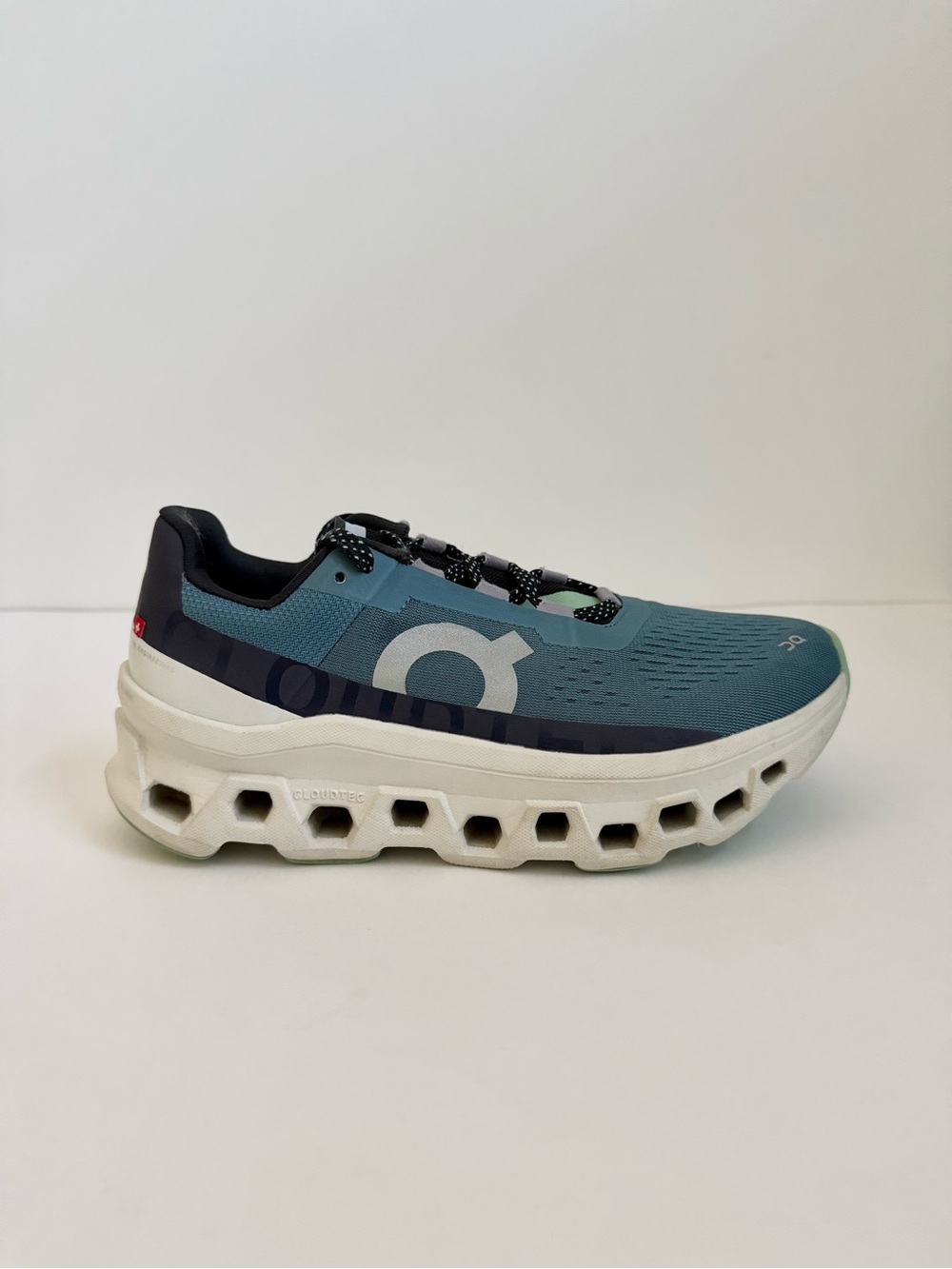 Women’s On Running Cloudmonster
